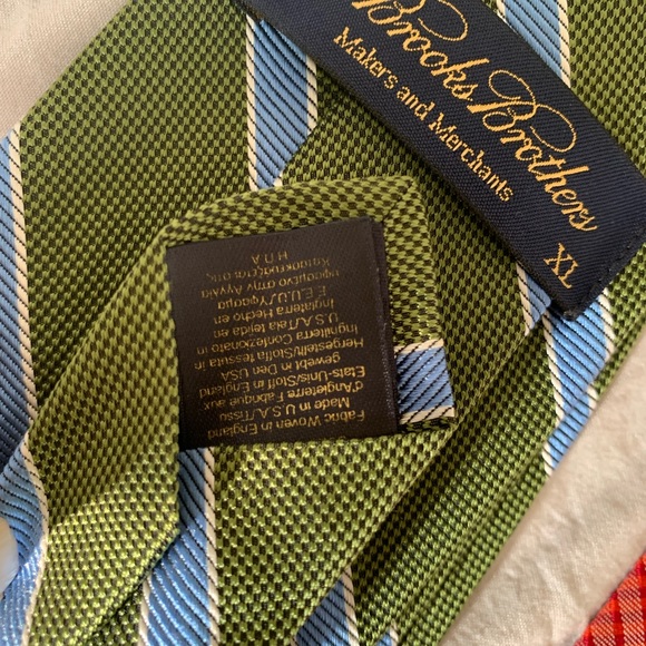 Set of two Brooks Brothers men's ties - Picture 4 of 4